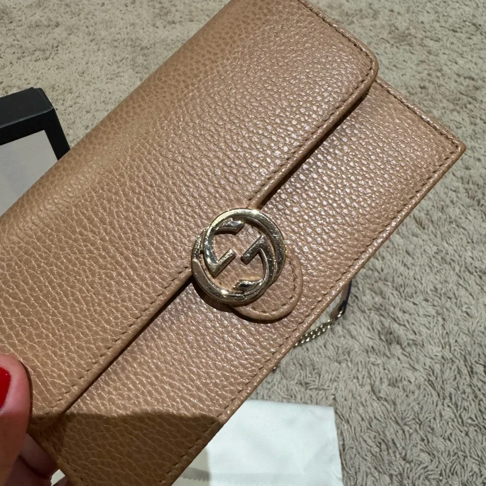 Gucci Interlocking Crossbody Gold Chain - Picture 4 of 5